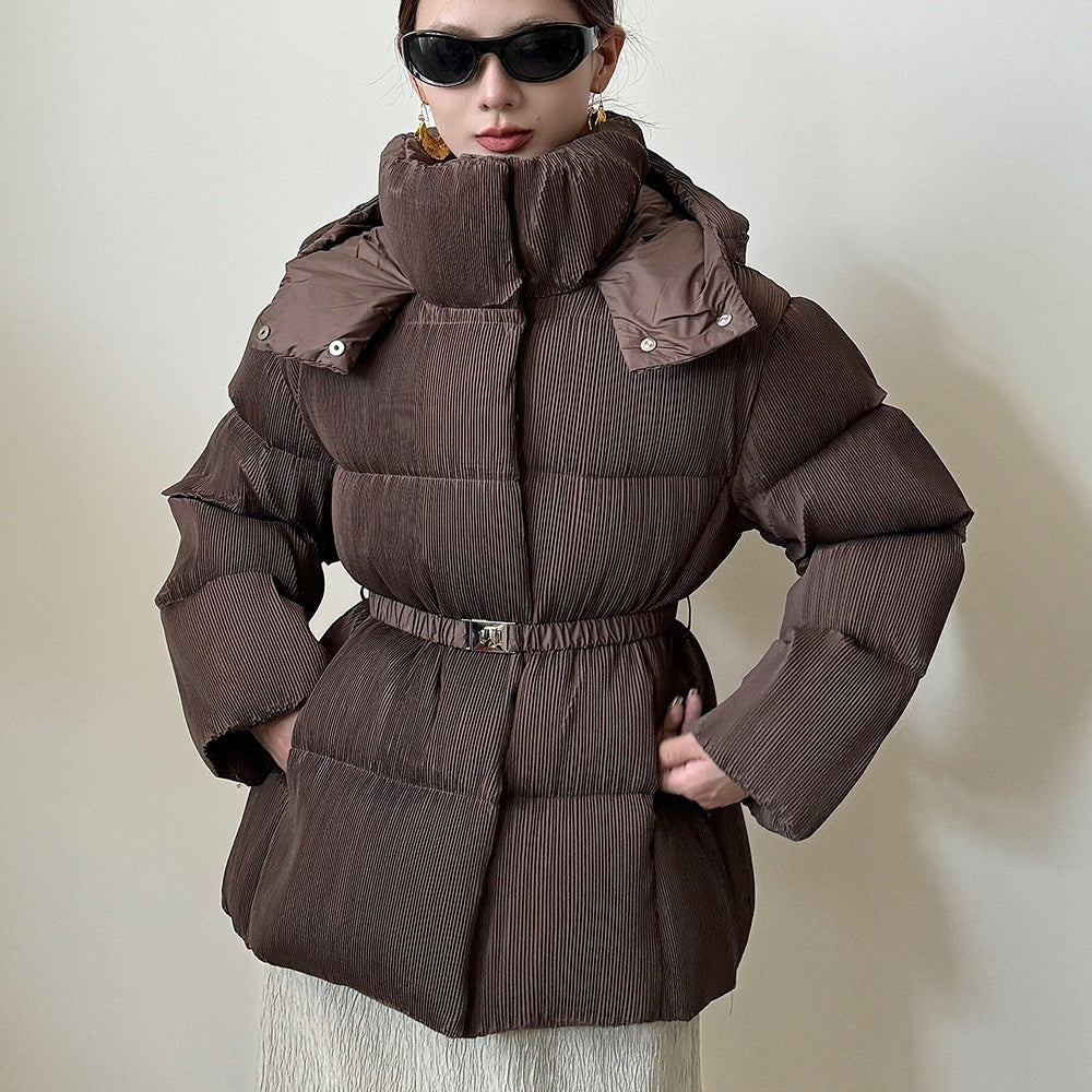 Piumino con cintura in vita