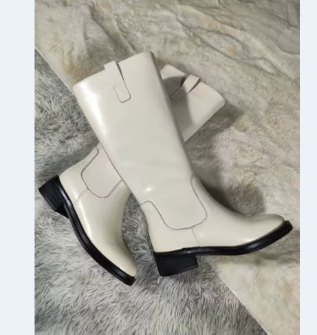 Stivali con tacco basso