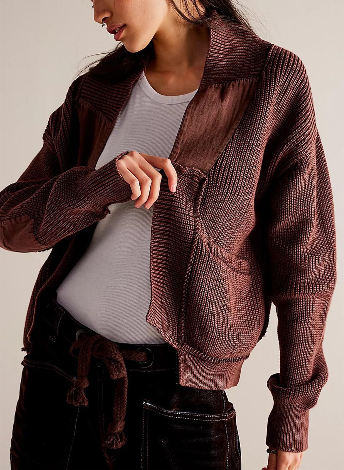 Cardigan corto asimmetrico in lana