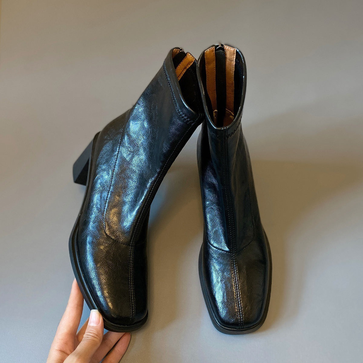 Stivali retrò elasticizzati con tacco alto