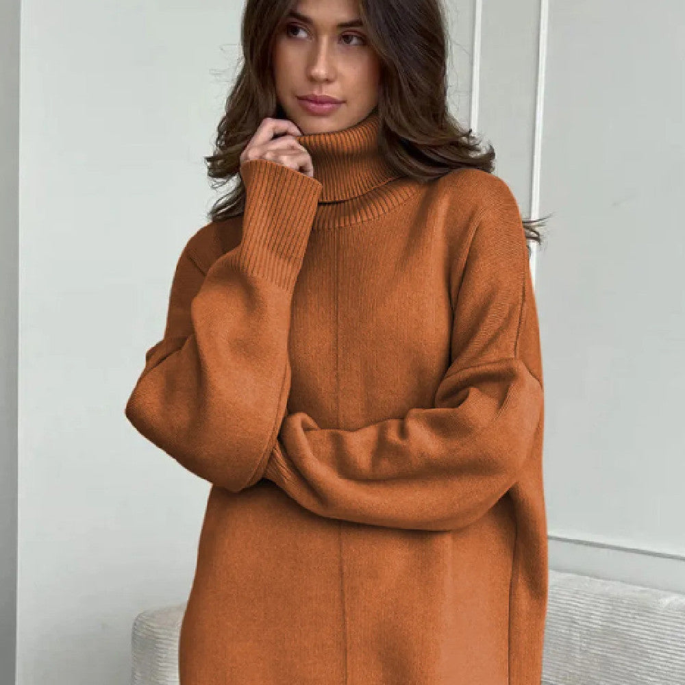 Abito in maglia ampia con collo alto e spalle scese