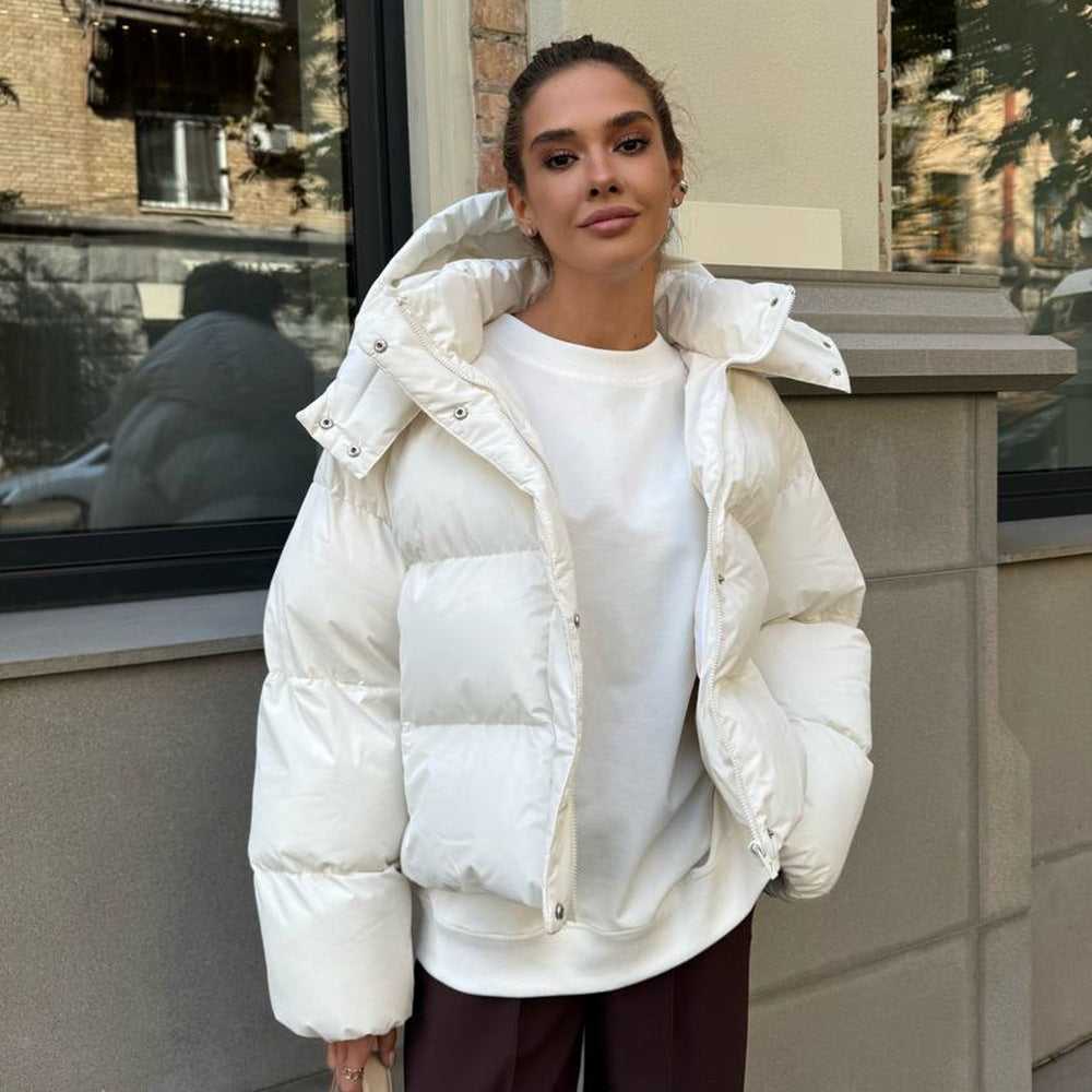 Giacca corta con cappuccio e tasca imbottita in cotone