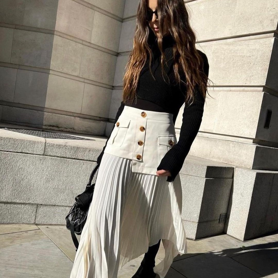 Gonna plissettata con tasche multiple e bottoni, cuciture irregolari in chiffon