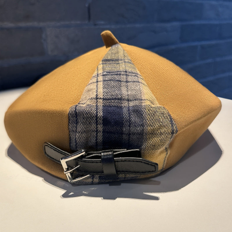 Berretto militare con design in stile britannico