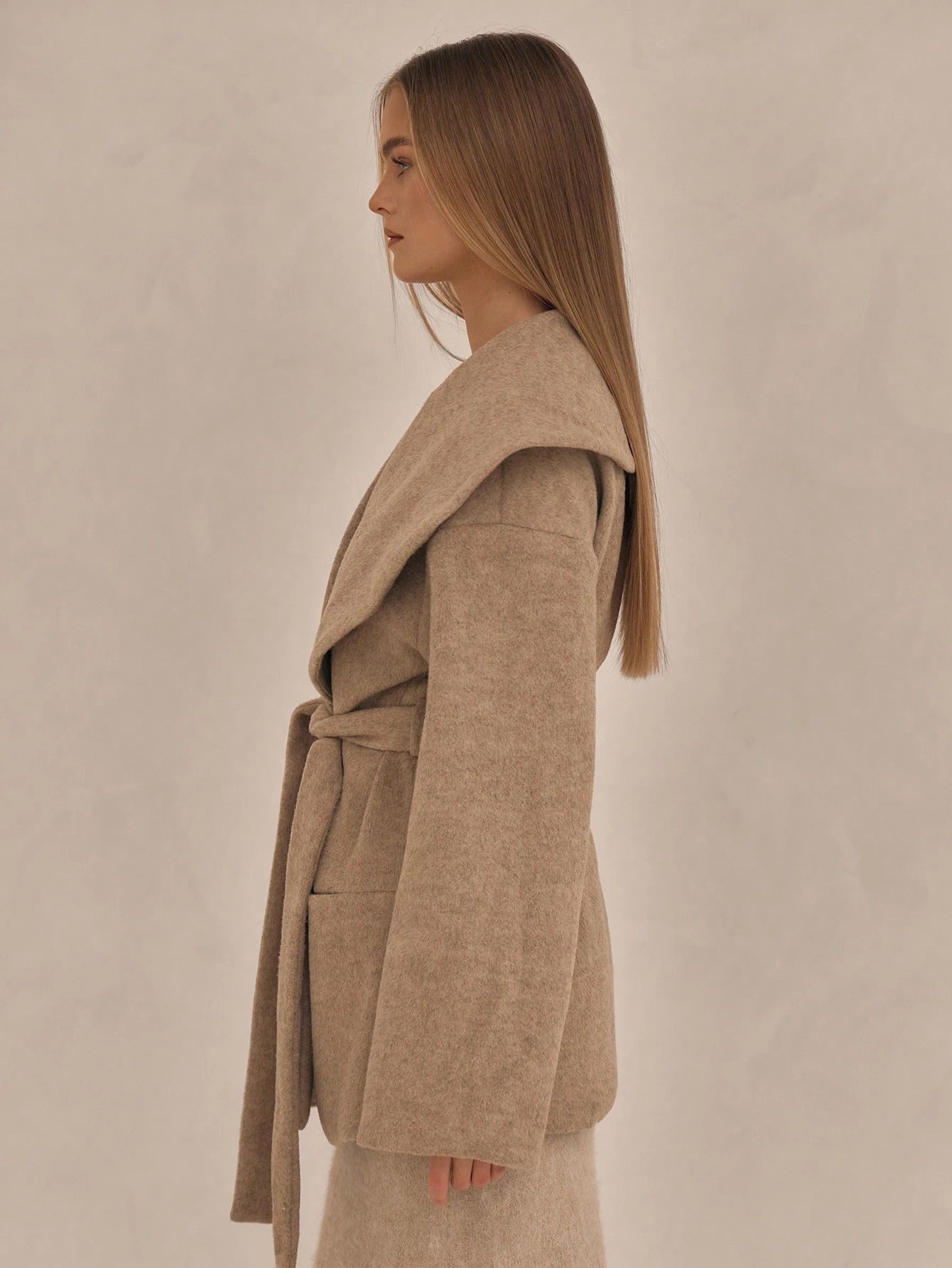 Cappotto oversize con collo a cascata