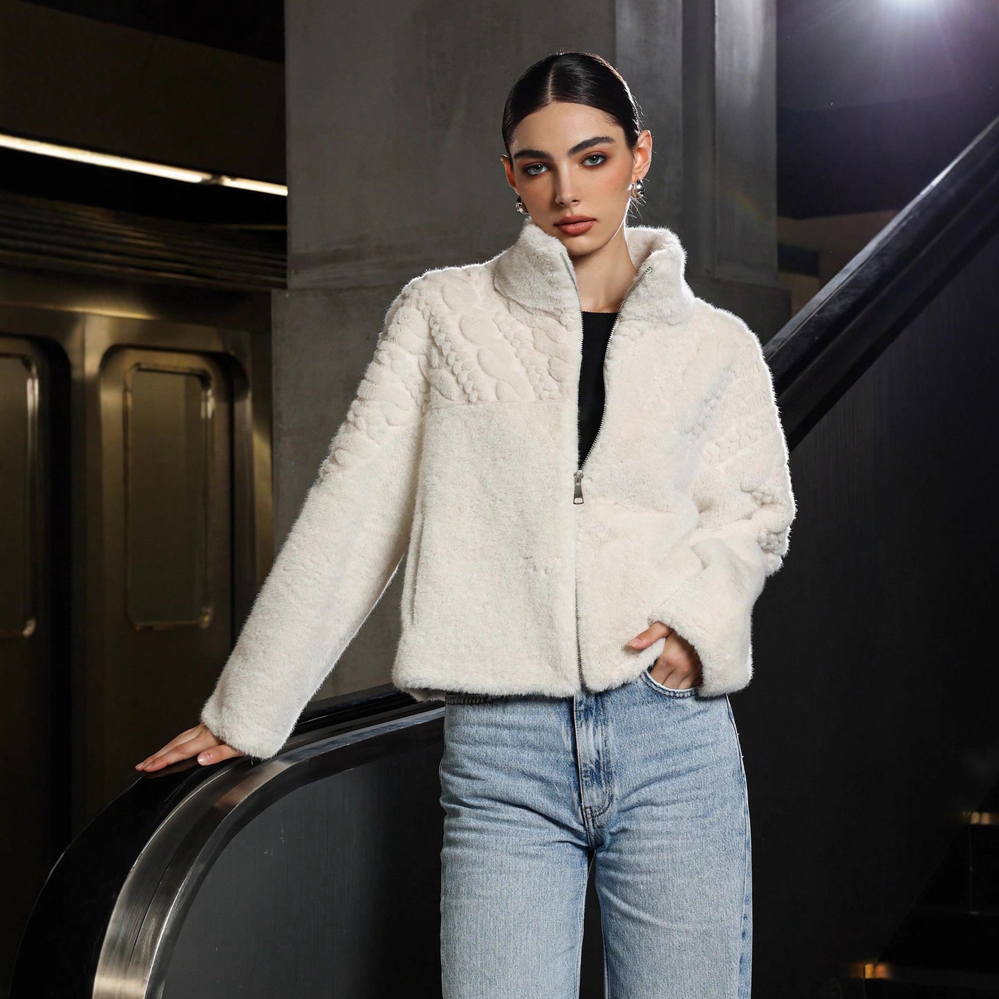 Cappotto corto con collo alto