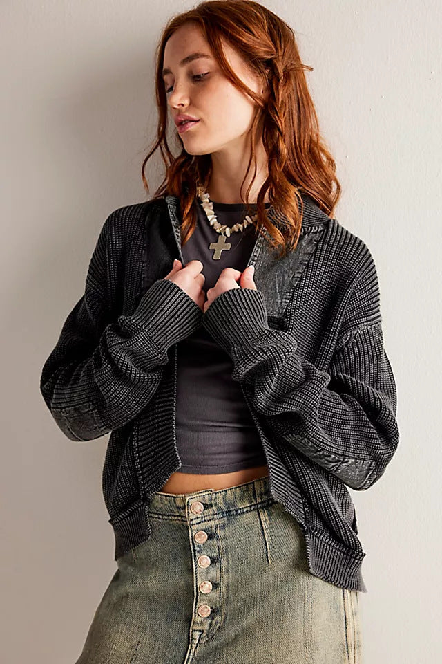 Cardigan corto asimmetrico in lana