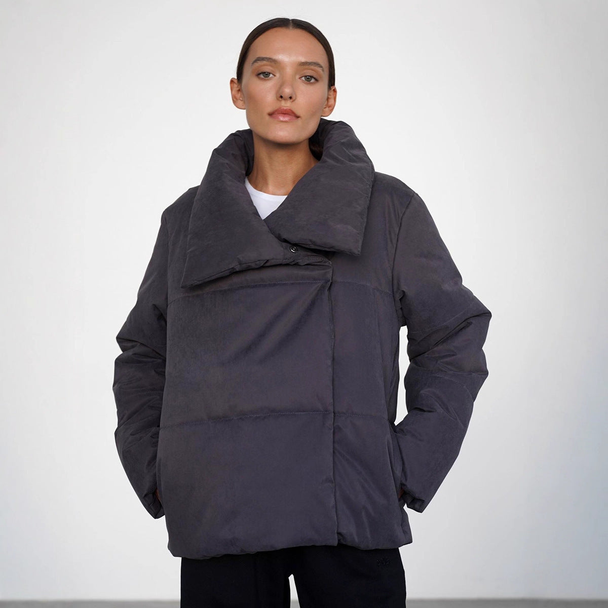 Giacca imbottita in cotone con collo alto caldo e gancio nascosto asimmetrico