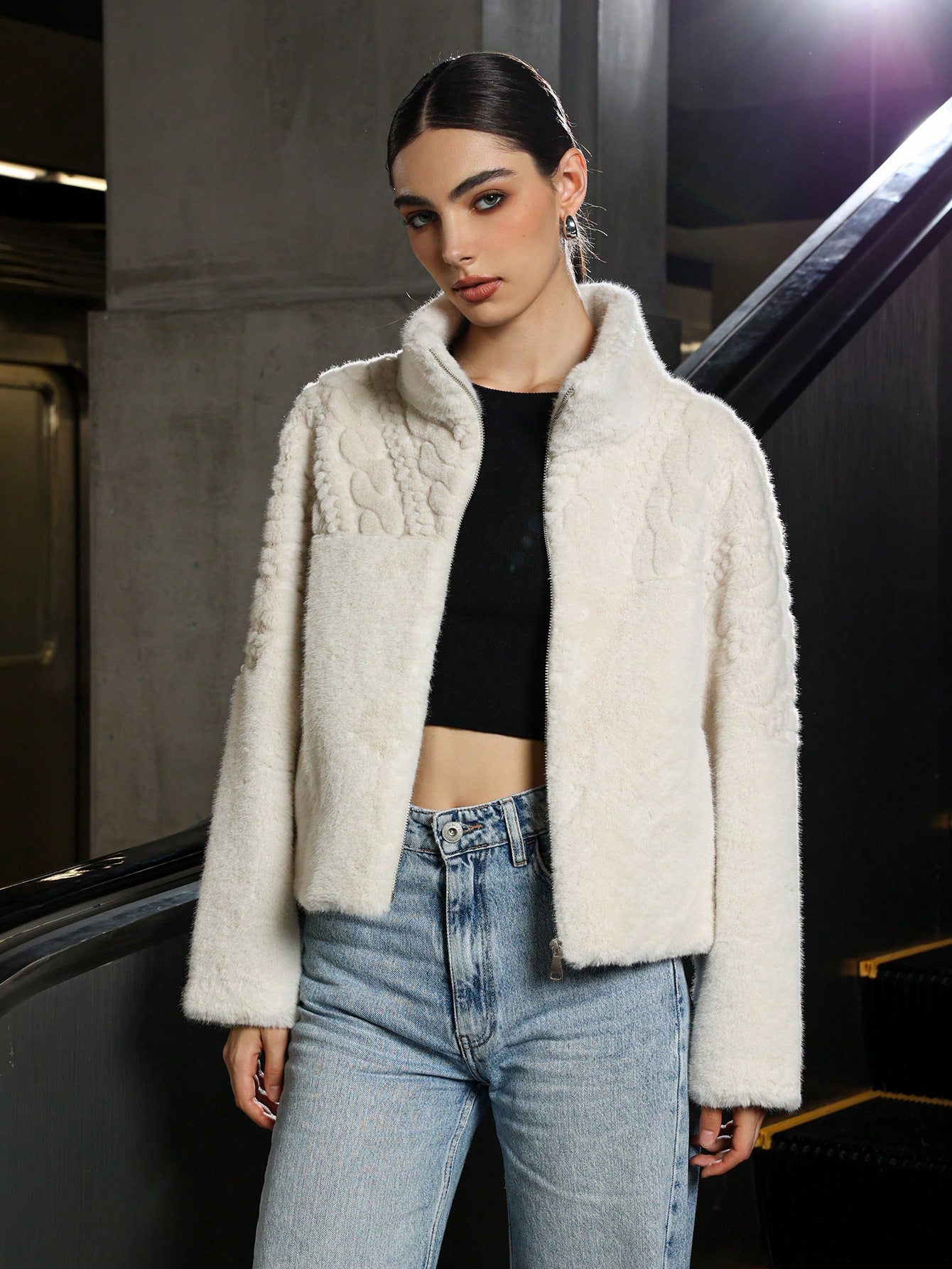 Cappotto corto con collo alto